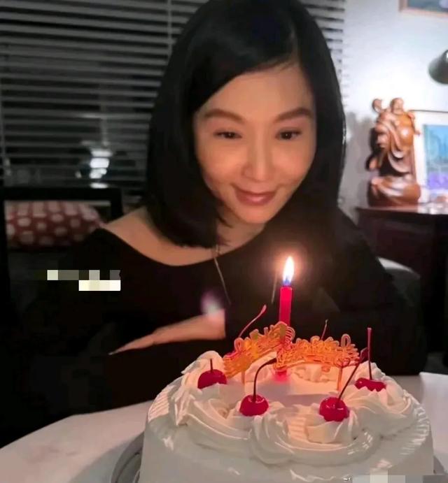 张玉嬿年轻时有多美,可甜可盐,泪盈双眸,无辜眼神动人心弦!