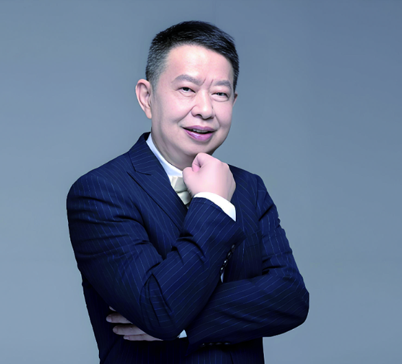 妻子病逝1年后娶小25岁娇妻,公司年入2934亿,坐拥2333吨金矿