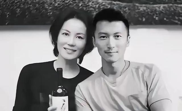 王菲谢霆锋海南度假,甜蜜瞬间引爆全网