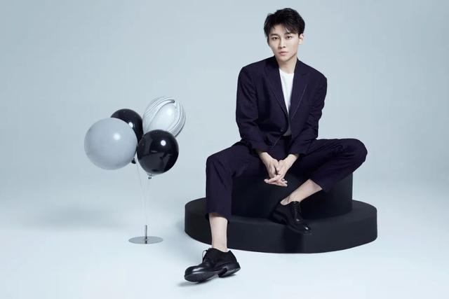 刘奕君:人生低谷期净身出户,二婚娶小娇妻终获幸福