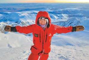 洛子峰(无氧登顶全部14座8000米级山峰她说“永远都有下一座山峰等待我去攀登”)