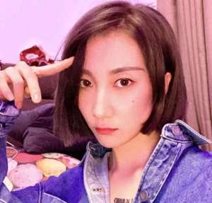 中国说唱歌手(乃万，本名赵磬玥，是一位才华横溢的中国内地说唱女歌手和音乐人)