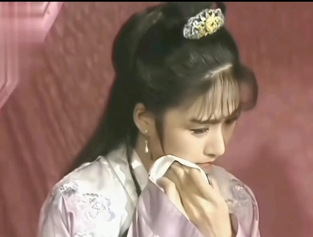 张玉嬿年轻时有多美,可甜可盐,泪盈双眸,无辜眼神动人心弦!