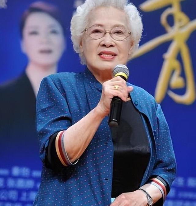娱乐圈最命苦的演员!秦怡:亲妹夺夫,子患重疾,母女反目成仇