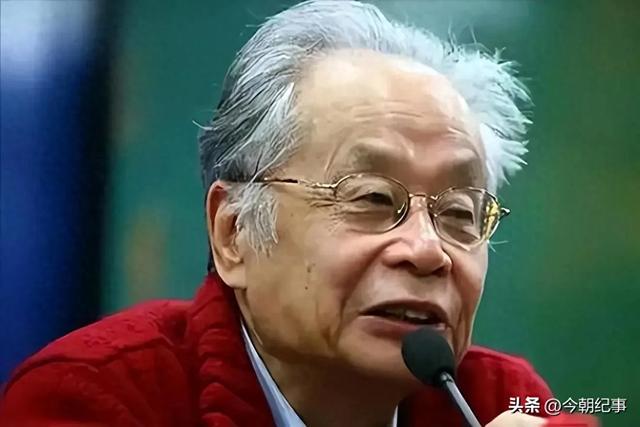 何祚庥,被网友称为老顽童,让我们来重新认识何院士的科学成就。