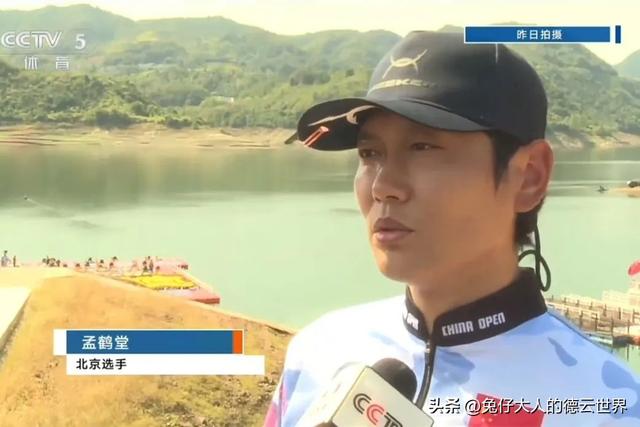 德云社孟鹤堂新电影开机,与关晓彤、常远合作,片场照被媒体曝光