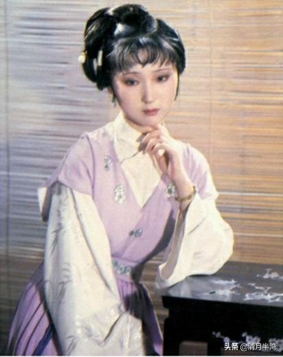 七版黛玉进贾府,谁像侠女闯关,谁像村姑进城,谁才是大家闺秀?