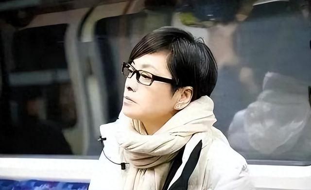 百亿富豪解直锟去世3年,遗孀毛阿敏的选择令人泪目