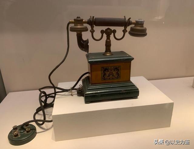 1921年，溥仪想装电话，大臣反对：谁都能和皇上说话，成何体统？