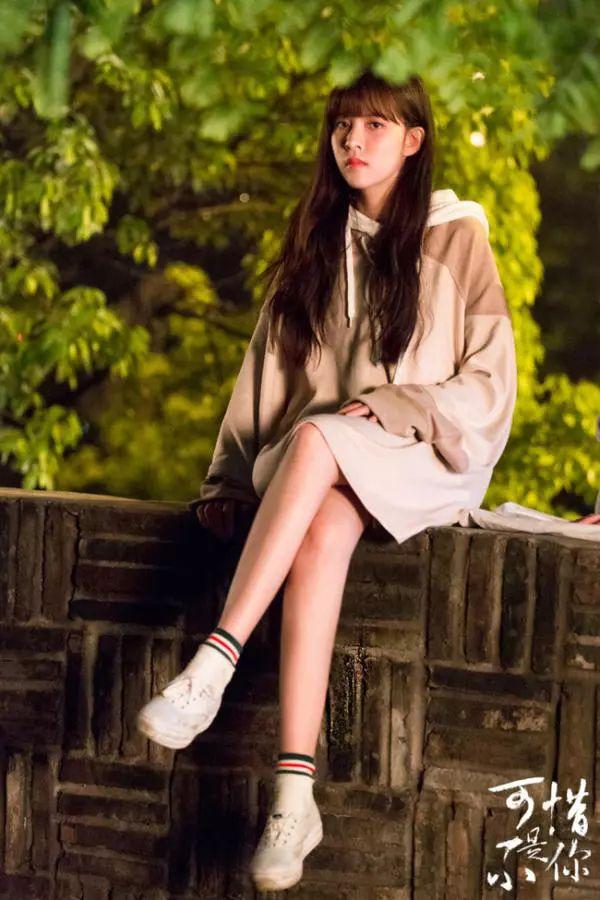 她是《恋爱先生》里抢眼的长腿精，竟然也能放下包袱扮丑耍宝？