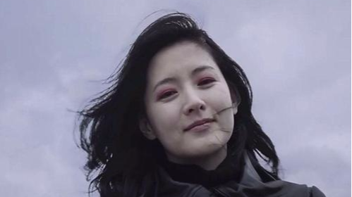 《亲切的金子》她用仇人的血做成蛋糕,与众人分食