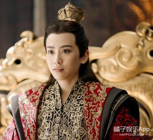 还记得《庆余年》中的战豆豆吗？她女装这么美？