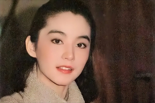 徐克称她是50年一遇美女,发哥对她一见钟情,自己感情却理不清