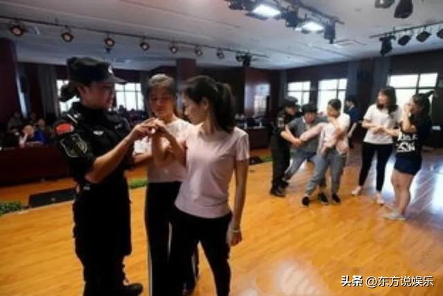 蒋璐教霞防身术:守护女性力量
