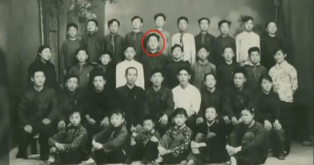 56岁娶妻,不顾医生反对强行生子,“巨人”鲍喜顺现在过得怎样?