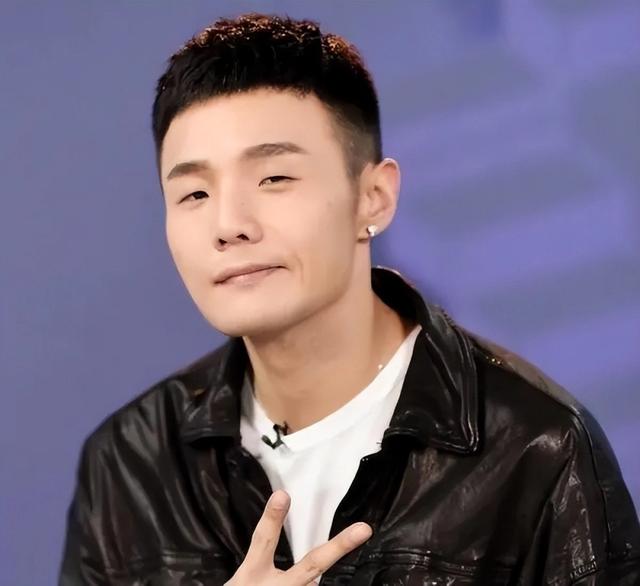 眼睛最小的10位男明星排行榜,他们眼睛虽然但混的都挺好!