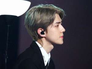 吴世勋多少岁(吴世勋都26周岁了？一身LMB运动风像是大学生，网友：好绝一男的)