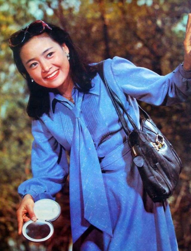 他独立执导《庐山恋》,捧红新人张瑜郭凯敏,90岁去世让人怀念