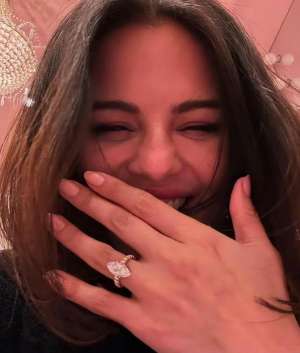 贾斯汀比伯前女友(贾斯汀·比伯前女友，宣布订婚，“北美意难平”至此已经大结局？)