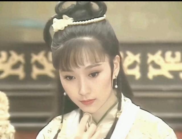 张玉嬿年轻时有多美,可甜可盐,泪盈双眸,无辜眼神动人心弦!