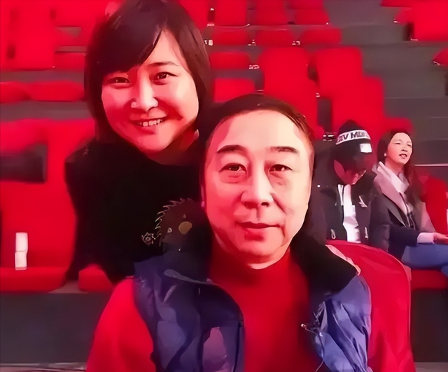 一手好牌打得稀烂！他搭档冯巩春晚一夜爆红，后却成百万诈骗犯
