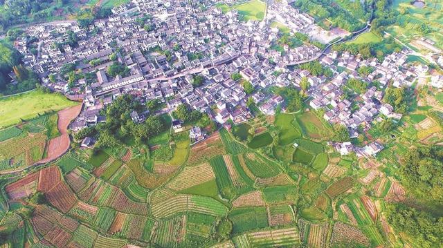 徽州古村落唐模:“全村同在画中居”