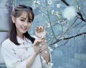 催眠公主(小说：她这是在做梦吧？是那个被她催眠的男人，将她反催眠了？)