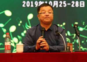 张宏光(《鸿雁》编曲张宏光亮相珠海，称珠海气候好，有机会将为珠海作曲)