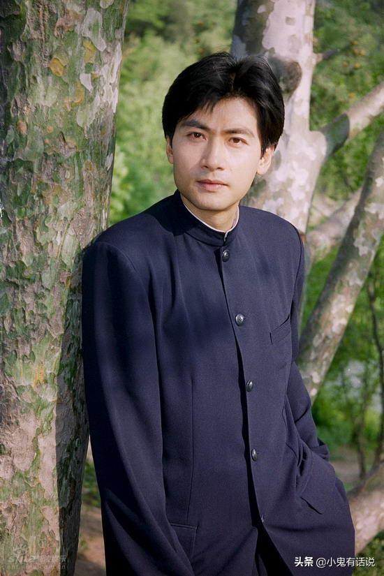 有颜值有演技的陆剑民出道32年不温不火,和妻子胡月恩爱28年