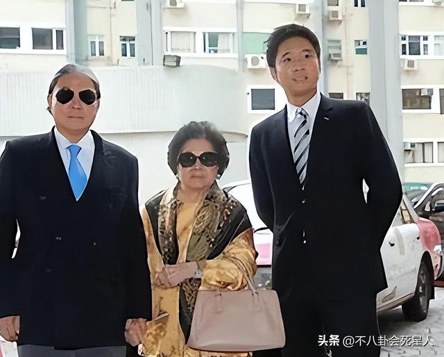 4位大龄未婚百亿富二代,未婚生子,女友换不断,40岁仍单身