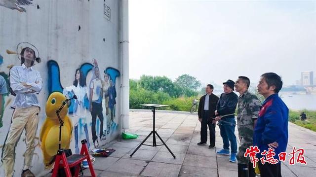 “何许人也”桥下作画何许用？
