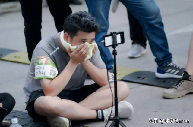 斗鱼前一哥钱小佳被封之谜,暗指自己被封是受害者,将会官宣答案
