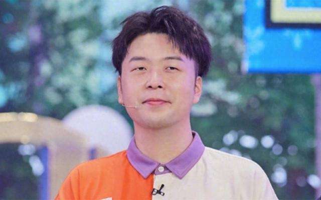 原创 杜海涛黑道少爷爆改妆遭网友调侃：海涛哥，你是不是吹口哨吹累了