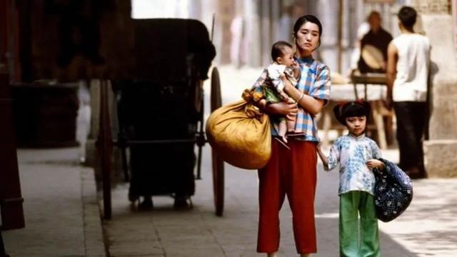 余华《活着》:心理韧性,决定了一个人能走多远!