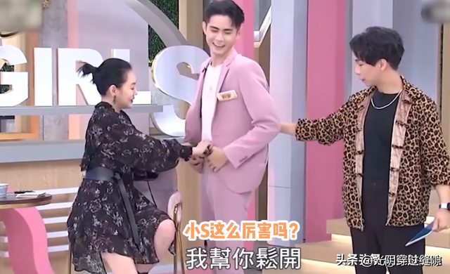 不忍直视!女明星耍流氓毁三观,脱裤索吻摸屁股,男人都自愧不如