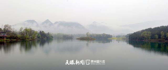 天青色等烟雨,而我在等你