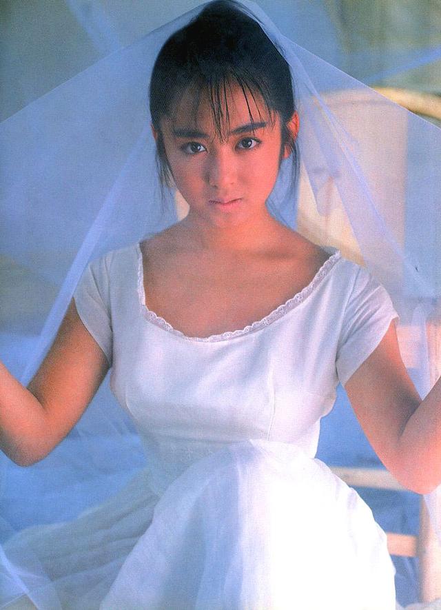 日美魔女齐藤由贵终于离了!出轨已婚医生多年,30年老公黯然离家