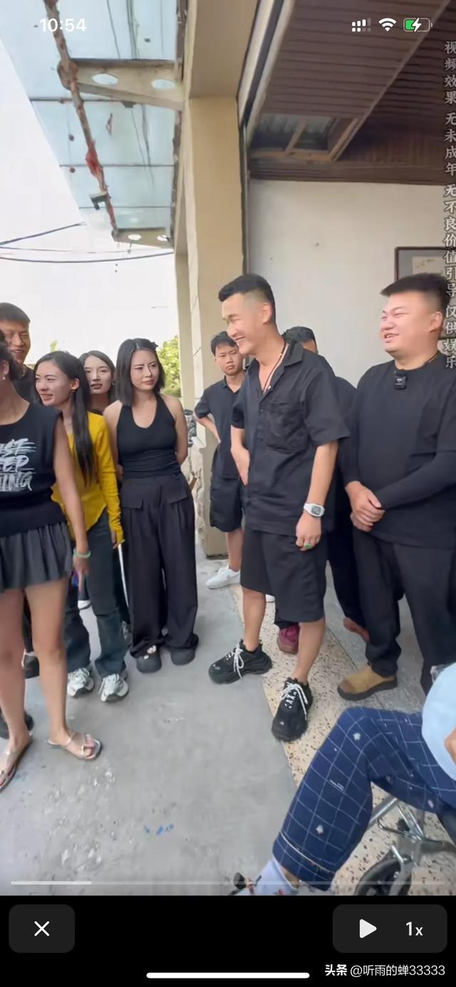 沛县二哥的“六弟”90后亿万富豪郭总陪同达摩团队再拜访二哥父亲