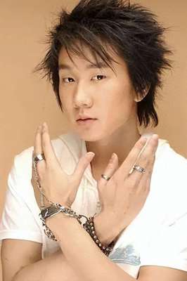 眼睛小的明星(眼睛最小的10位男明星排行榜，他们眼睛虽然但混的都挺好)