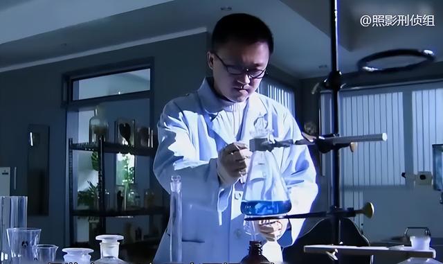 刑侦剧连载56:女星垃圾桶中惨死,凶手灵感竟是奔驰车