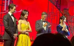 王羚(大S具俊晔参加伟忠哥女儿归宁宴，盛装打扮合影都手牵手，大S胖了)