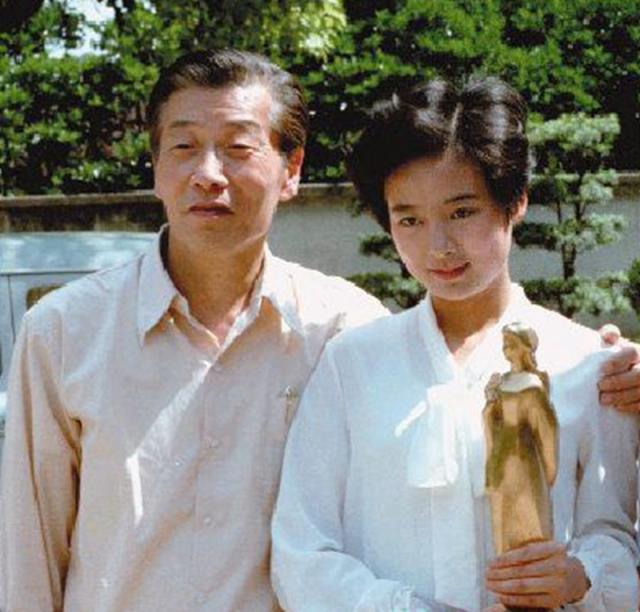 他独立执导《庐山恋》,捧红新人张瑜郭凯敏,90岁去世让人怀念