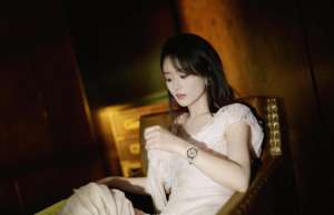 赵丽颖写真(赵丽颖新写真：她的这个细节，你发现了吗？)