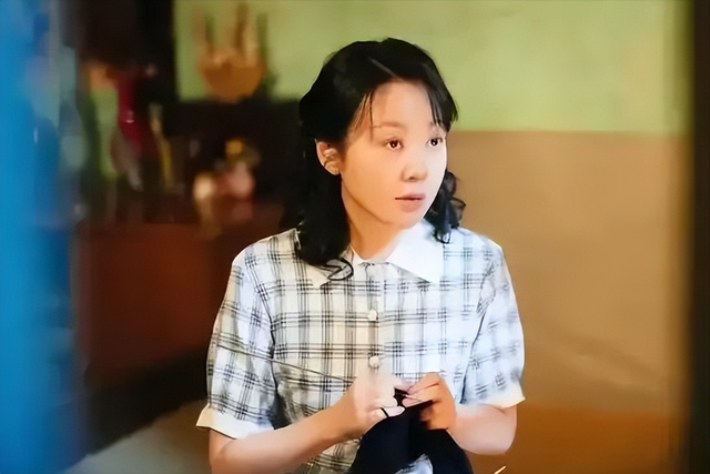 原来闫妮的女儿是她,20岁就演了女一号,但演技却跟不上资源