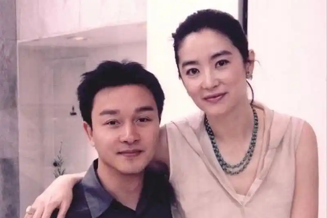 徐克称她是50年一遇美女,发哥对她一见钟情,自己感情却理不清