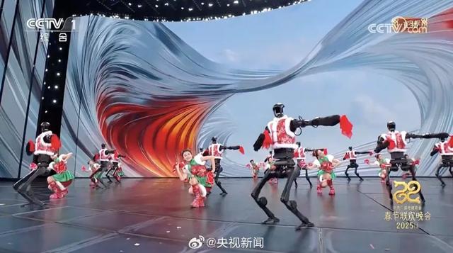 冲上热搜!钟楚曦薛凯琪刘惜君同台共唱,毛晓彤甜度爆表!网友:美得我眼前一亮又一亮