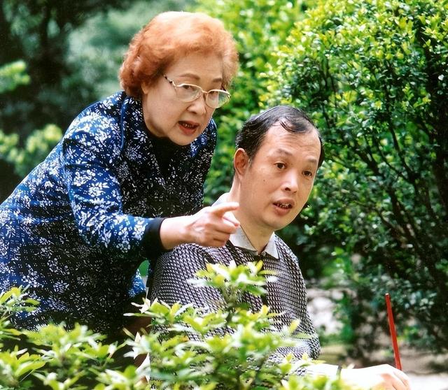 娱乐圈最命苦的演员!秦怡:亲妹夺夫,子患重疾,母女反目成仇