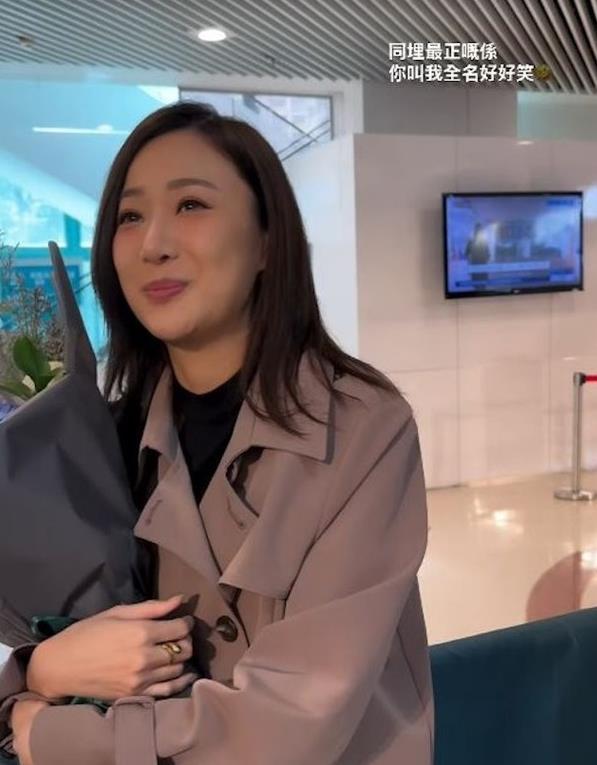 朱智贤分手后露面显憔悴，双眼浮肿像哭过，强挤笑容状态不佳