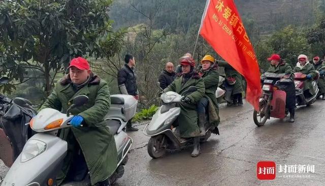 “再冷也要上!”筠连摩托运输队:明知山有险,偏向险中行