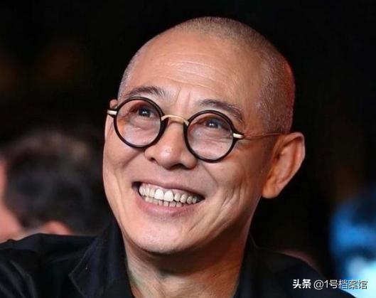 61岁李连杰和63岁利智近照曝光,难敌岁月,老成了难以想象的模样